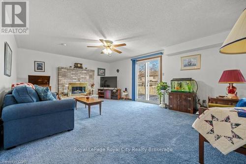 6 Hollyberry Place, Guelph (Parkwood Gardens), ON - Indoor Photo Showing Living Room With Fireplace