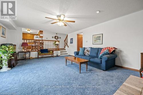 6 Hollyberry Place, Guelph (Parkwood Gardens), ON - Indoor Photo Showing Living Room