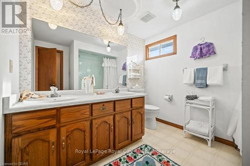 6 Hollyberry Place, Guelph (Parkwood Gardens), ON - Indoor Photo Showing Bathroom