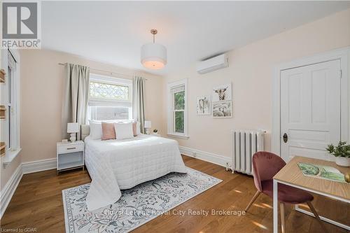 138 Dublin Street N, Guelph (Exhibition Park), ON - Indoor Photo Showing Bedroom