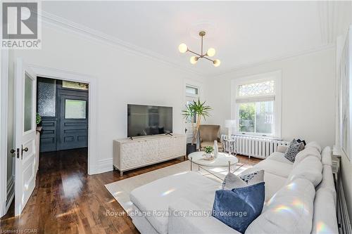 138 Dublin Street N, Guelph (Exhibition Park), ON - Indoor Photo Showing Living Room