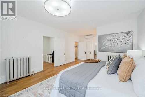 138 Dublin Street N, Guelph (Exhibition Park), ON - Indoor Photo Showing Bedroom