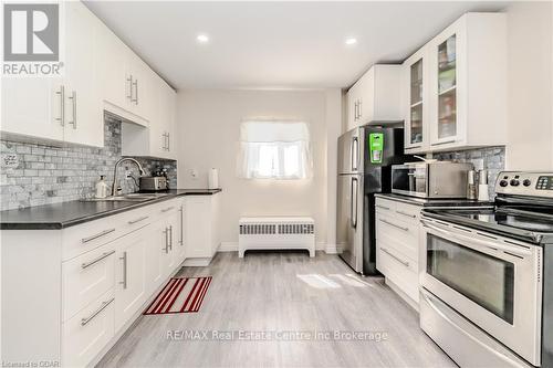 32 Walnut Lane, Brant, ON - Indoor Photo Showing Kitchen