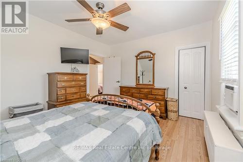 32 Walnut Lane, Brant, ON - Indoor Photo Showing Bedroom