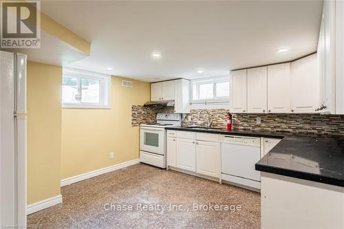 402 Guelph Line, Burlington (Brant), ON - Indoor Photo Showing Kitchen