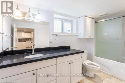 402 Guelph Line, Burlington (Brant), ON - Indoor Photo Showing Bathroom