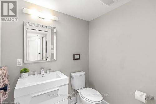 3476 Garden Of Eden Road, Clearview, ON - Indoor Photo Showing Bathroom