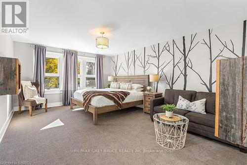 3476 Garden Of Eden Road, Clearview, ON - Indoor Photo Showing Bedroom