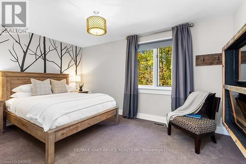 3476 Garden Of Eden Road, Clearview, ON - Indoor Photo Showing Bedroom