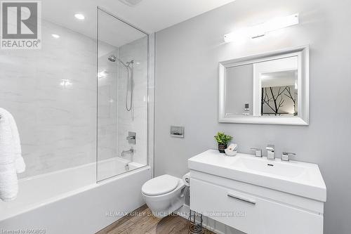 3476 Garden Of Eden Road, Clearview, ON - Indoor Photo Showing Bathroom