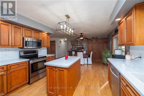 342468 Concession 14, Georgian Bluffs, ON - Indoor Photo Showing Kitchen