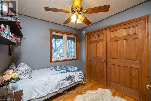 342468 Concession 14, Georgian Bluffs, ON - Indoor Photo Showing Bedroom