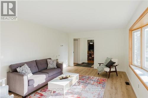 7199 Highway 21, South Bruce Peninsula, ON - Indoor Photo Showing Living Room