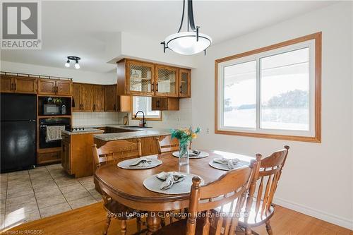 7199 Highway 21, South Bruce Peninsula, ON - Indoor Photo Showing Dining Room