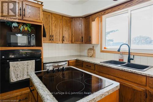 7199 Highway 21, South Bruce Peninsula, ON - Indoor Photo Showing Kitchen With Double Sink