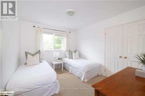 111 Rodney Street, Collingwood, ON - Indoor Photo Showing Bedroom