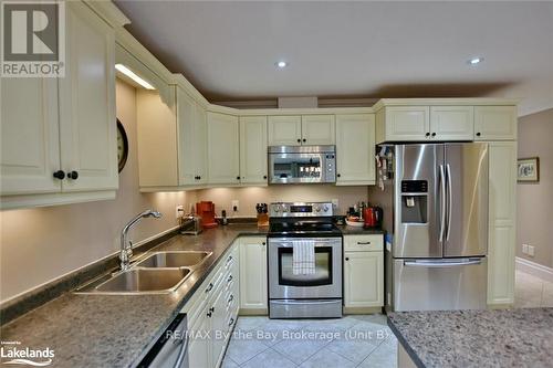 75 Greenway Drive, Wasaga Beach, ON - Indoor Photo Showing Kitchen With Double Sink