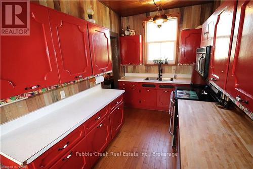 85042 Bluewater, Ashfield-Colborne-Wawanosh (Ashfield), ON - Indoor Photo Showing Kitchen With Double Sink