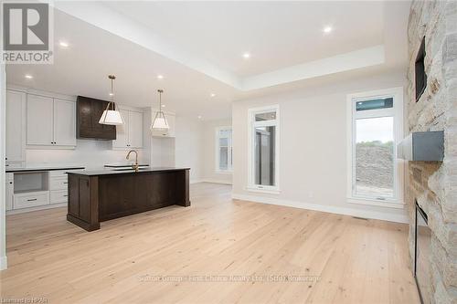 15 Kastner Street, Stratford (Ellice), ON - Indoor Photo Showing Kitchen With Upgraded Kitchen