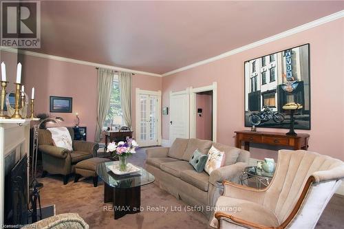 5260 Line 36, Perth East (42 - Ellice Twp), ON - Indoor Photo Showing Living Room