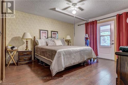 989 Silver Lake Rd, South Bruce Peninsula, ON - Indoor Photo Showing Bedroom