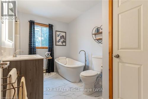 5202 Highway 6, Northern Bruce Peninsula, ON - Indoor Photo Showing Bathroom