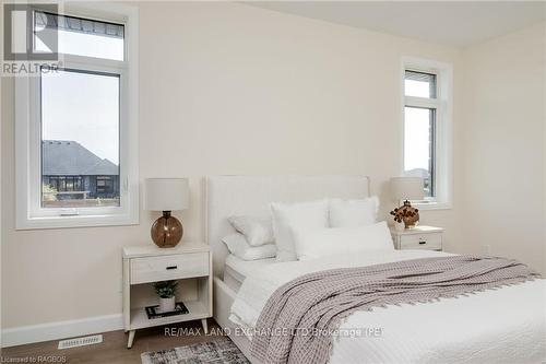 358 Mclean Crescent, Saugeen Shores, ON - Indoor Photo Showing Bedroom