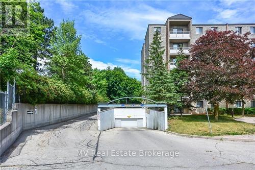 402 - 93 Westwood Road, Guelph (West Willow Woods), ON - Outdoor