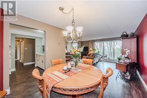 401 - 8 Christopher Court, Guelph (Hanlon Creek), ON - Indoor Photo Showing Dining Room