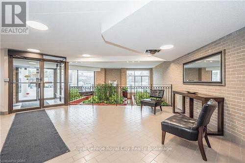 401 - 8 Christopher Court, Guelph (Hanlon Creek), ON - Indoor Photo Showing Other Room