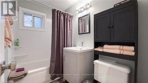 53 Victoria Boulevard, Huron East (Vanastra), ON - Indoor Photo Showing Bathroom