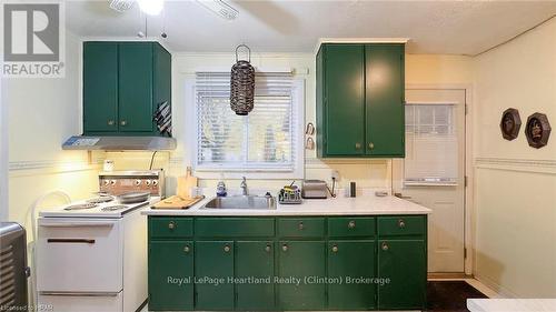 53 Victoria Boulevard, Huron East (Vanastra), ON - Indoor Photo Showing Kitchen