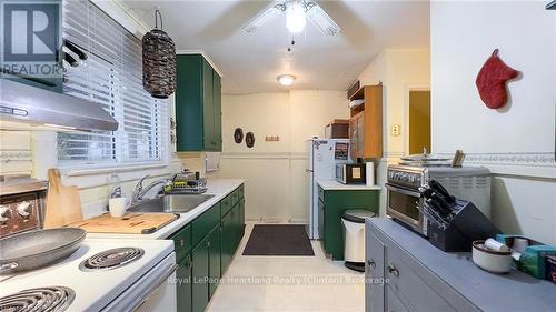 53 Victoria Boulevard, Huron East (Vanastra), ON - Indoor Photo Showing Kitchen