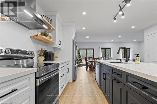 793 Bryans Drive, Huron East (Brussels), ON - Indoor Photo Showing Kitchen With Upgraded Kitchen