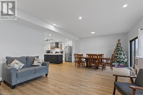 793 Bryans Drive, Huron East (Brussels), ON - Indoor Photo Showing Living Room