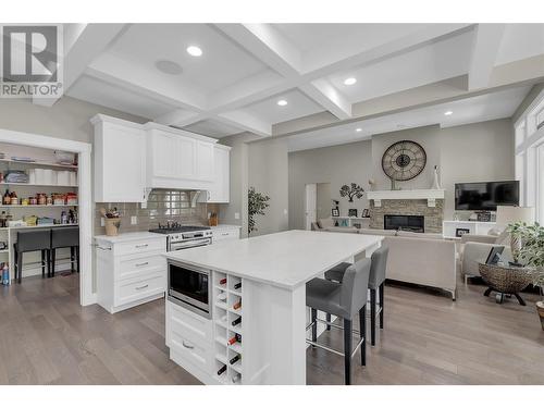 224 Lost Creek Court, Kelowna, BC - Indoor Photo Showing Kitchen With Upgraded Kitchen