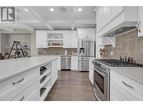 224 Lost Creek Court, Kelowna, BC - Indoor Photo Showing Kitchen With Upgraded Kitchen