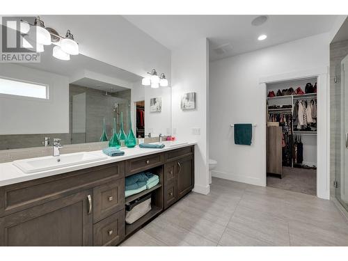 224 Lost Creek Court, Kelowna, BC - Indoor Photo Showing Bathroom