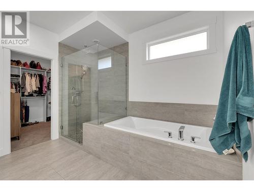 224 Lost Creek Court, Kelowna, BC - Indoor Photo Showing Bathroom