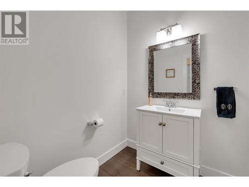 224 Lost Creek Court, Kelowna, BC - Indoor Photo Showing Bathroom