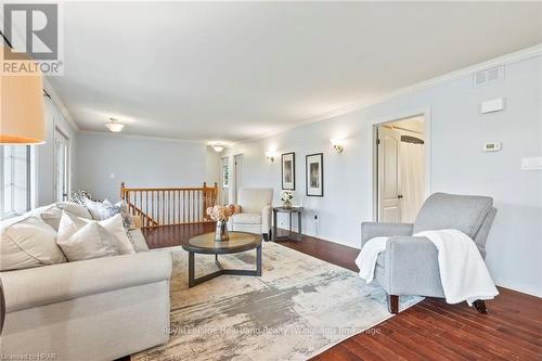 3012 Brookhaven Drive, Howick, ON - Indoor Photo Showing Living Room