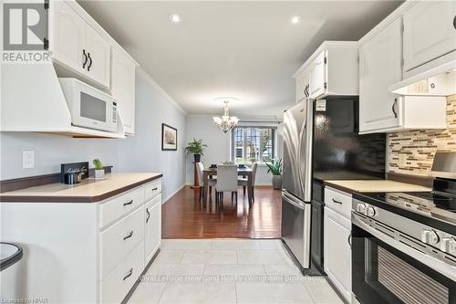 3012 Brookhaven Drive, Howick, ON - Indoor Photo Showing Kitchen