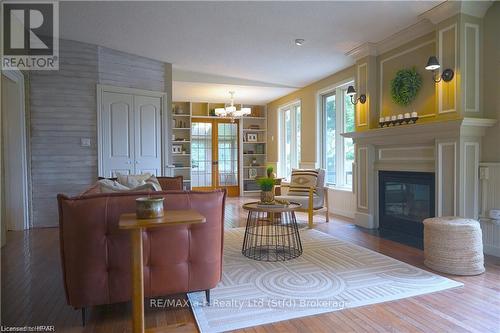 310 Northumberland Street, North Dumfries, ON - Indoor Photo Showing Living Room With Fireplace