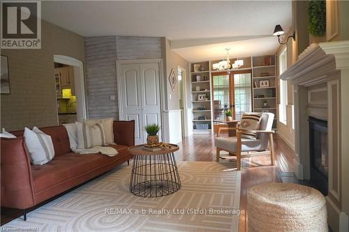 310 Northumberland Street, North Dumfries, ON - Indoor Photo Showing Living Room With Fireplace