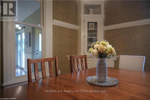 310 Northumberland Street, North Dumfries, ON - Indoor Photo Showing Dining Room