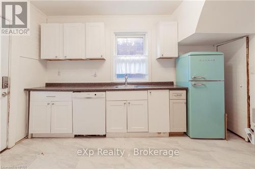 385 Douro Street, Stratford, ON - Indoor Photo Showing Kitchen