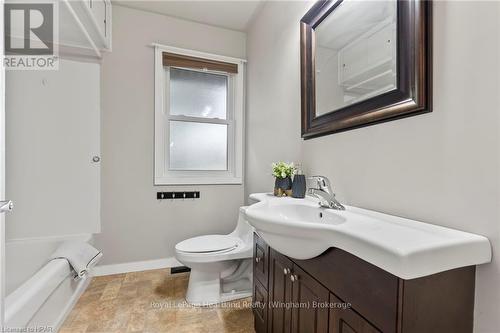 87 George Street N, Minto (Harriston), ON - Indoor Photo Showing Bathroom