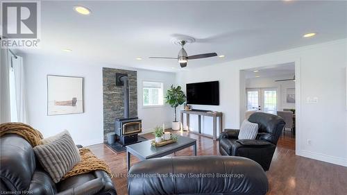 14782 Sixteen Mile Road, Middlesex Centre, ON - Indoor Photo Showing Living Room With Fireplace