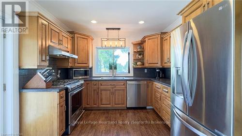 14782 Sixteen Mile Road, Middlesex Centre, ON - Indoor Photo Showing Kitchen With Stainless Steel Kitchen With Double Sink