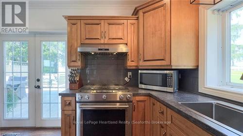 14782 Sixteen Mile Road, Middlesex Centre, ON - Indoor Photo Showing Kitchen